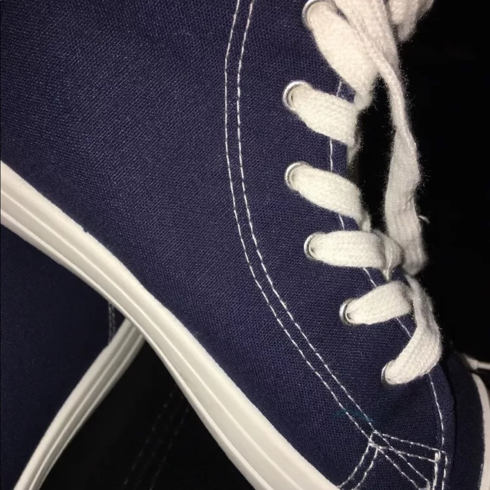 Womens FOREVER 21 Blue White High Top Size 10
